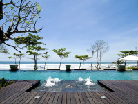 Indonésie - Bali - Anantara Seminyak Bali Resort & Spa - Piscine face à la plage de Seminyak