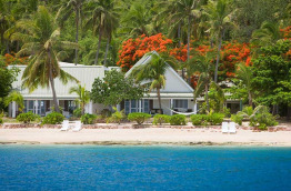Fidji - Iles Mamanuca - Malolo Island Resort - Les Bures sur la plage