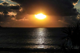 Nouvelle-Calédonie - Ile des Pins - Coucher de soleil en baie de Kuto © Laurent Brizard