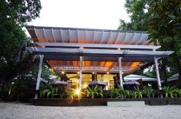 Vanuatu - Espiritu Santo - Barrier Beach Resort - Restaurant