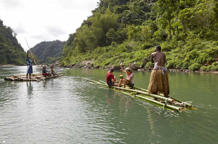 Fidji - Excursion sur la rivière Navua © Chris McLennan, Tourism Fiji