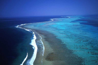 Nouvelle-Calédonie - Lagon et barrière de corail © NTCPS