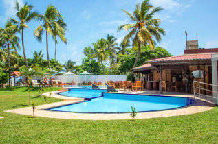 Sri Lanka - Negombo - Paradise Beach - Piscine et restaurant de l'hôtel © Paradise Beach Negombo