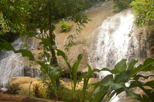 Vanuatu - Espiritu Santo - La cascade de Tafantari © Santo Travel