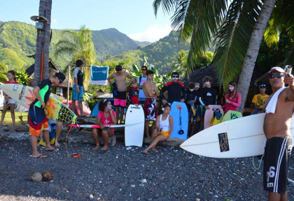 Polynésie française - Tahiti - Cours privé de Surf avec Michel DemontV