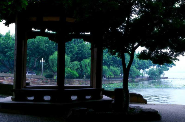 Chine - Sur les rives du lac d'Hangzhou © CNTA