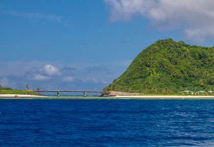 Le pont entre Ofu et Olosega à American Samoa
