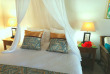 Vanuatu - Port Vila - Poppy's on the Lagoon - Beachfront Spa Bungalow