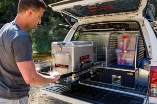 Camping Car Australie - Britz Safari Auto 4x4 avec tente sur le toit - 1 - 5 personnes