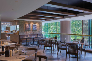 Hong Kong - New World Millennium - Café East