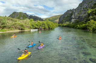 Nouvelle-Calédonie - Hienghène - Kayak au pied de La Poule © Tourisme Province Nord