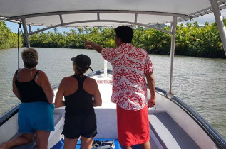 Polynésie française - Raiatea - Rivière, marae et motu de Raiatea