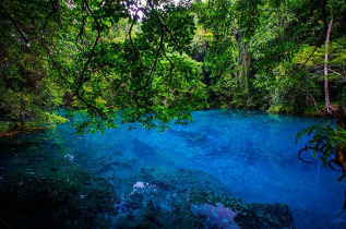 Vanuatu - Espiritu Santo - Best of Santo, option canoë © Vanuatu Tourism Office, David Kirkland