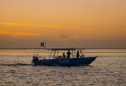 Polynésie française - Tahiti - Coucher de soleil sur Moorea en bateau