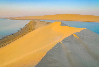Qatar - Désert et mer intérieure au Qatar © Shutterstock, Brian Scantlebury