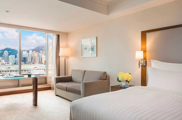 Hong Kong - The Royal Pacific Hotel & Towers - Deluxe Harbour View Room