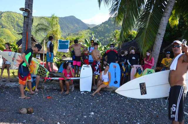 Polynésie française - Tahiti - Cours privé de Surf avec Michel DemontV