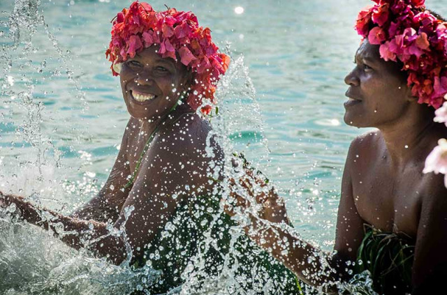 Vanuatu - Espiritu Santo - Musique de l'eau au village Leweton © Vanuatu Tourism Office